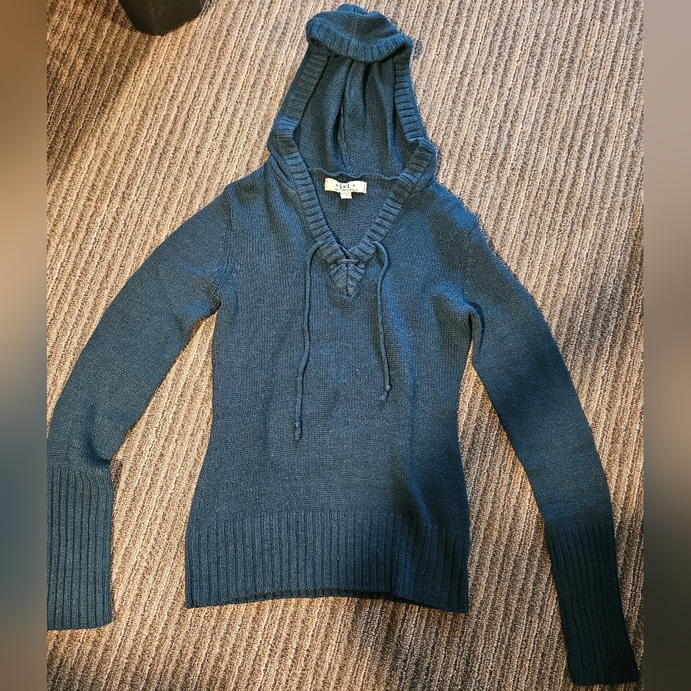 Blue acrylic sweatshirt with hood